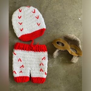 Newborn photo op outfits.